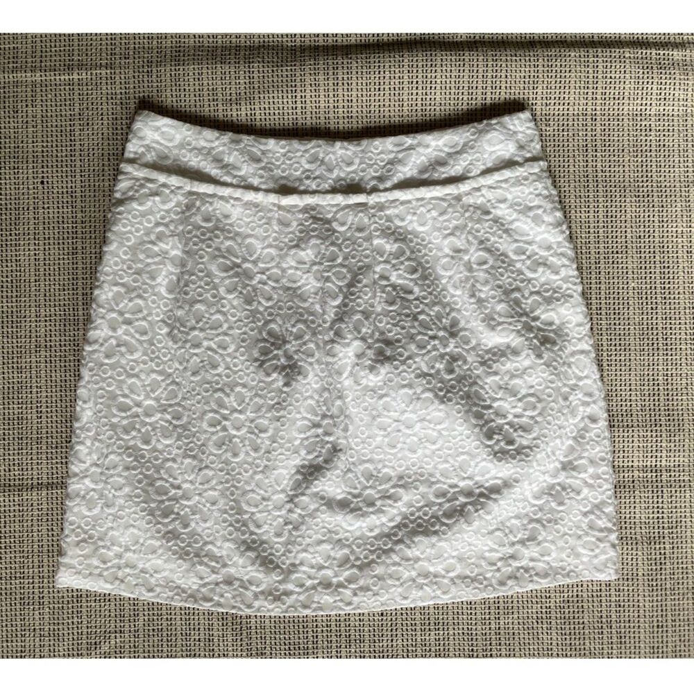 LOFT Women's White Floral Embroidered Skirt Size 10 Career Artsy Feminine